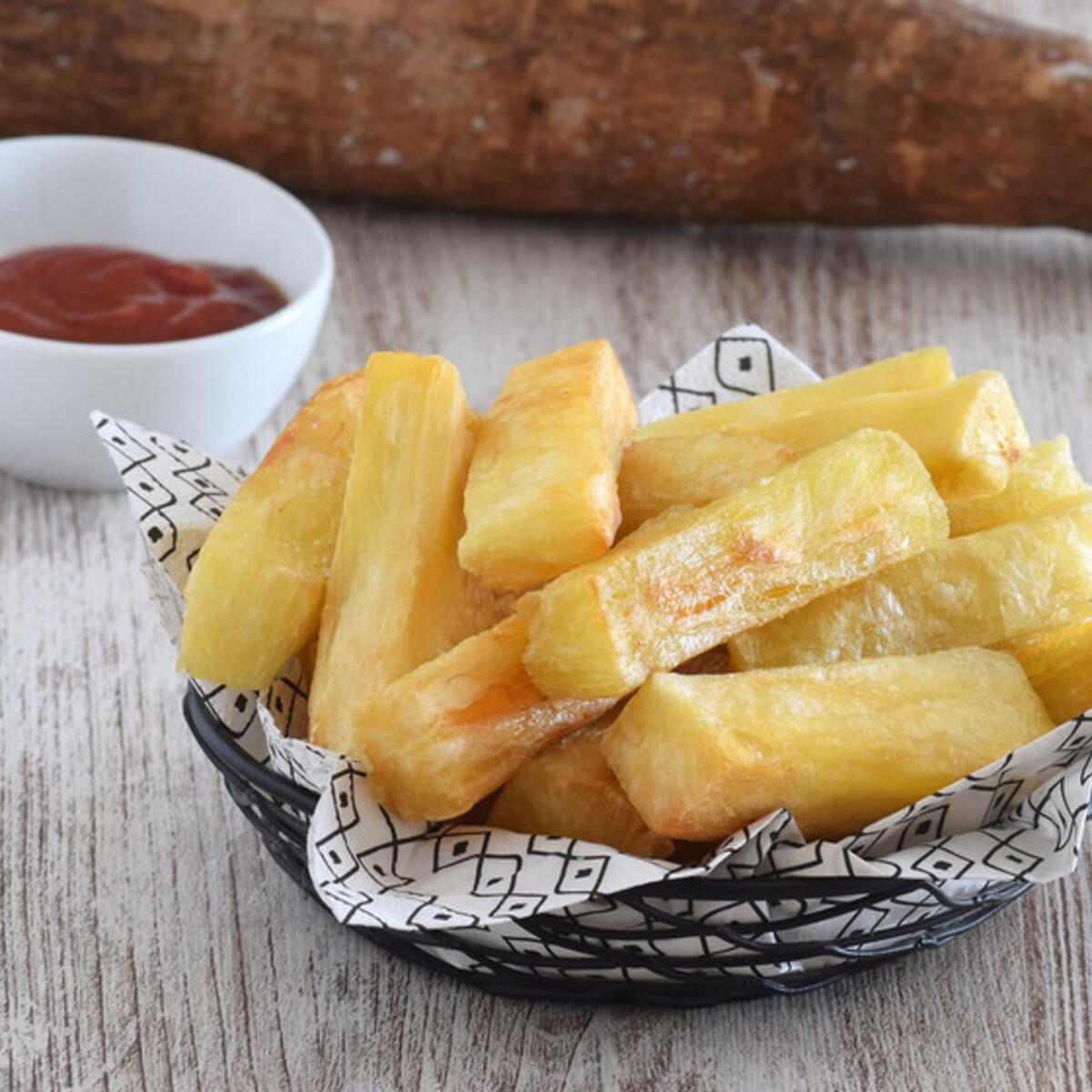 Palitos de yuca frita